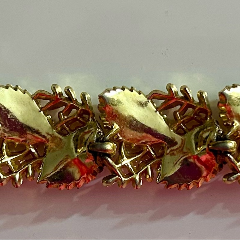 EXQUISITE Crown TRIFARI grape leaf heavy vintage bracelet - Picture 3 of 5